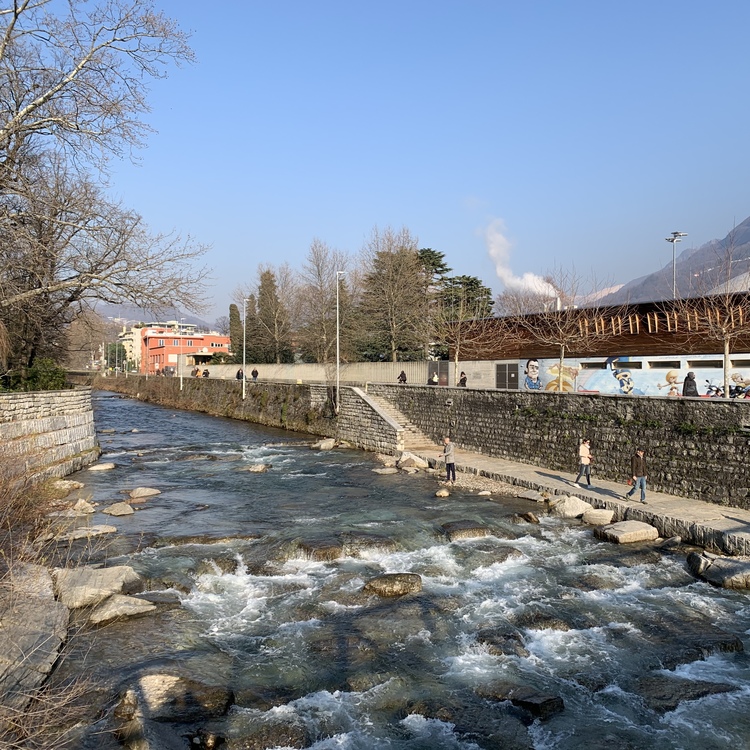Foto de Lugano - Ponte no Parque Ciani